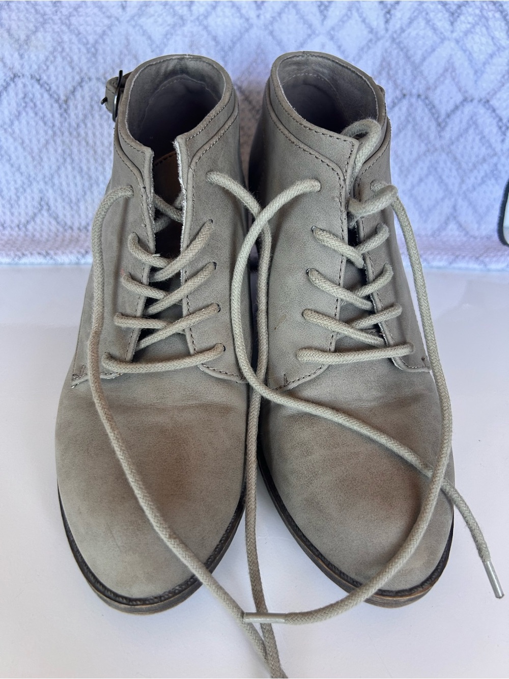 Rocket Dog Lace-Up Suede Ankle Booties in Light Gray